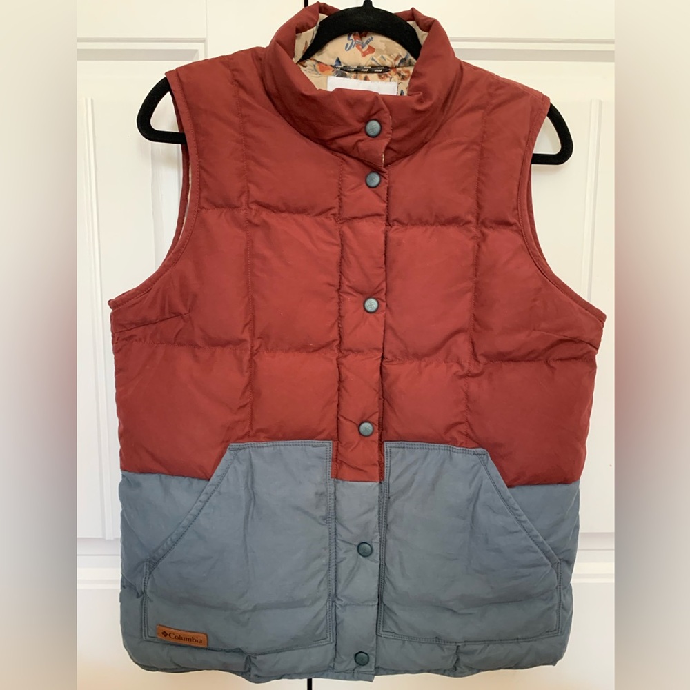 Columbia red and blue colorblock puffer vest size medium